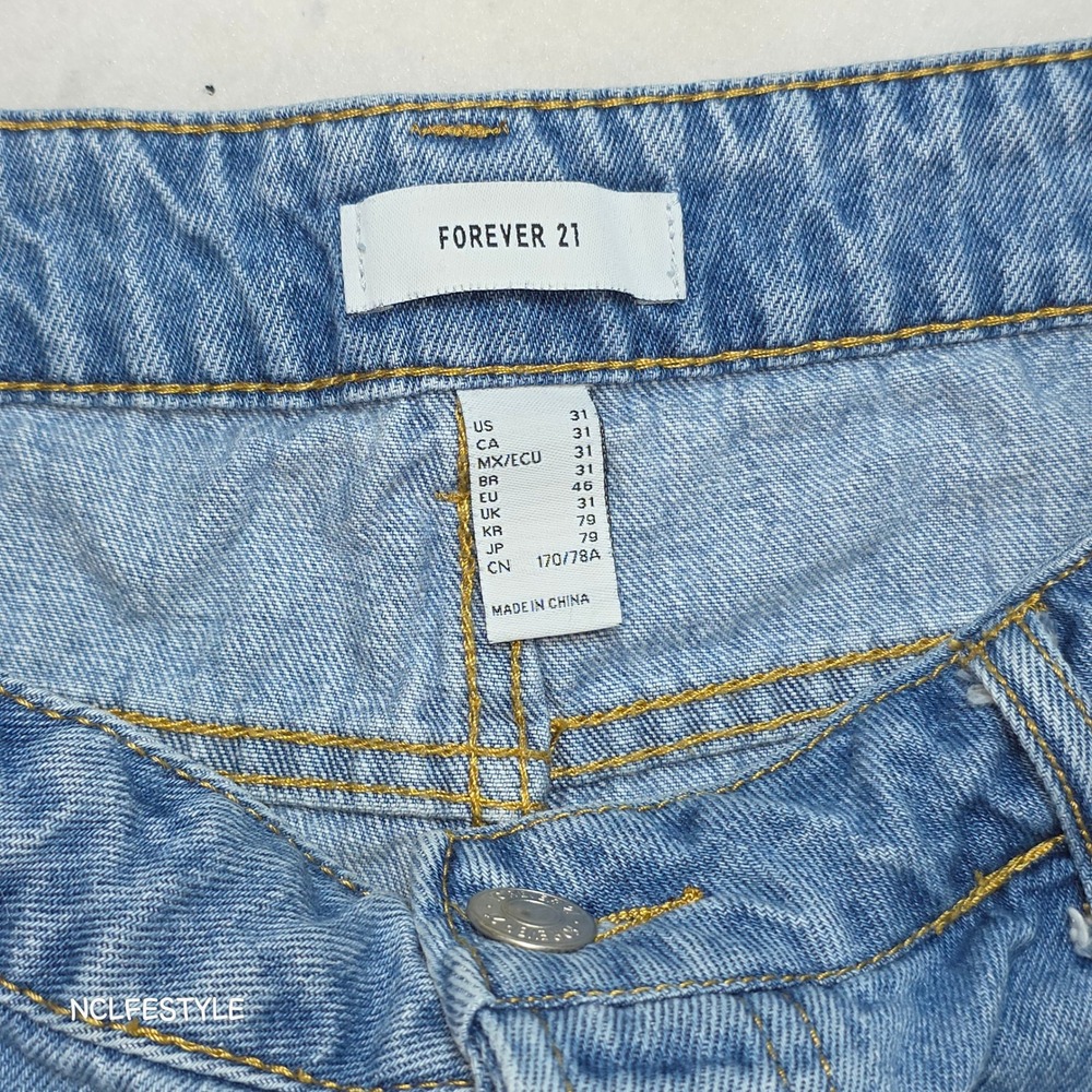 Forever 21 Womens High Waisted Denim Shorts Light Wash Frayed Hem Size 31 0225 - Picture 4 of 6